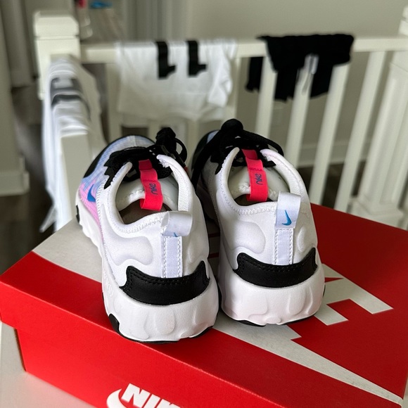 NEW Nike Renew Lucent Sz 3.5 - Picture 2 of 3